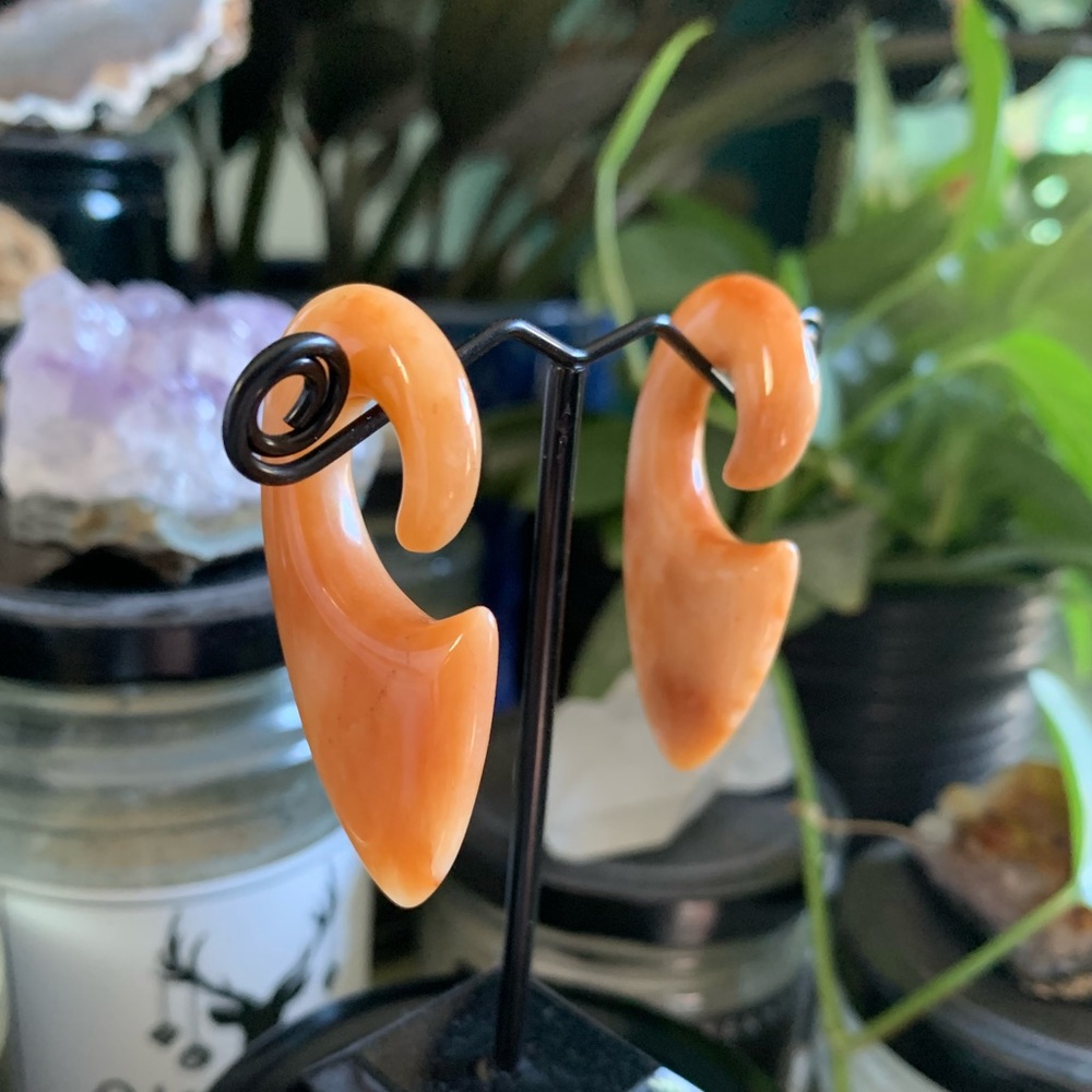 0g Peach Aventurine Hand Carved Arrowhead ear weights